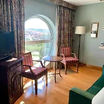 De 4*