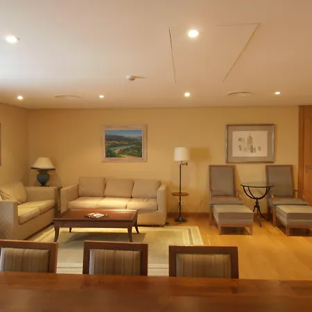 パラドール デ 4*