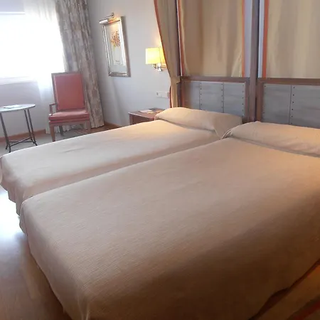 Hotel De 4*